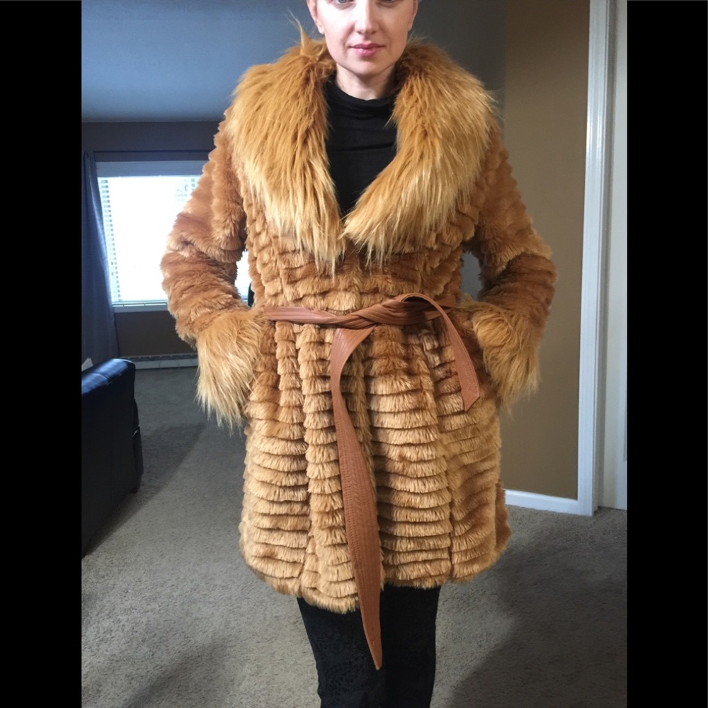 Faux fur coat. Size M.